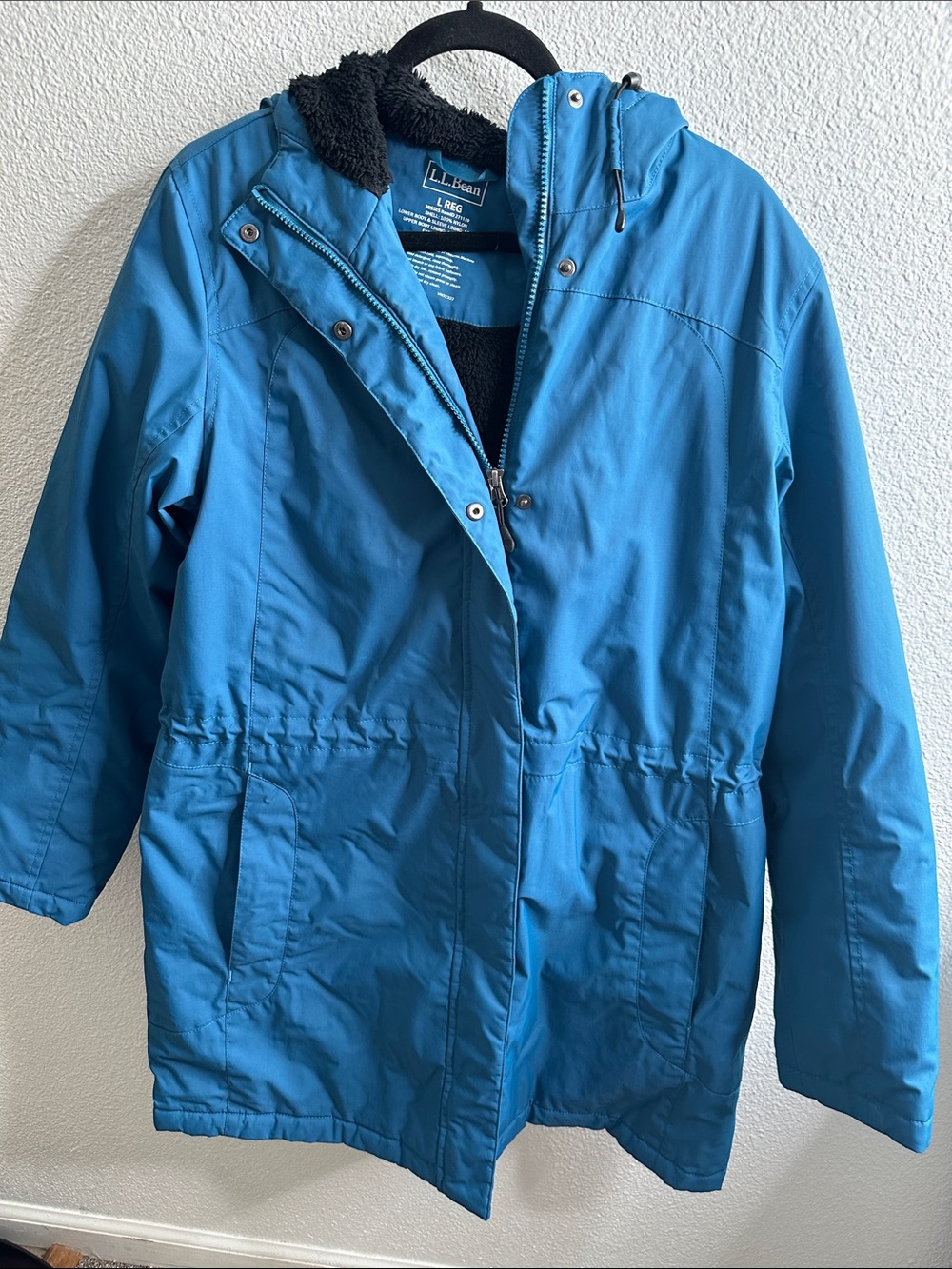 L.L. Bean Bright Teal Hooded Outdoor  parka jacket size L R outerwear winter
